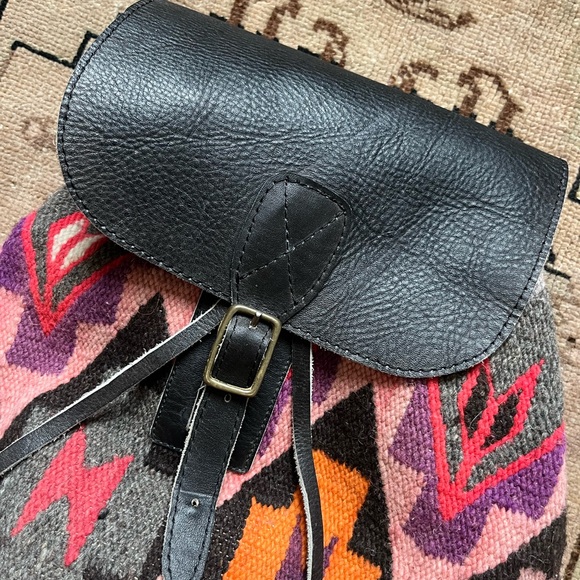 Vintage Multicolor Patterned Backpack - Picture 5 of 12